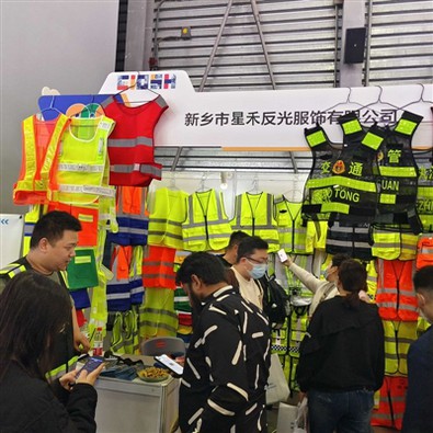 Kādas ir vīriešu atstarojošo kapuču priekšrocības?